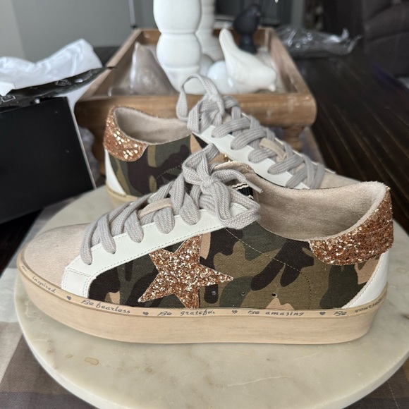 ShuShop Reba Camo Sneakers New in Box - Picture 4 of 10